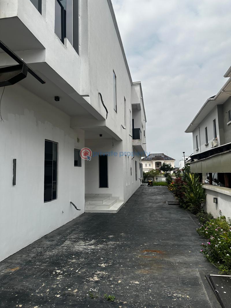 5 bedroom Detached Duplex For Sale Royal Garden Estate Ajah Lagos - 1