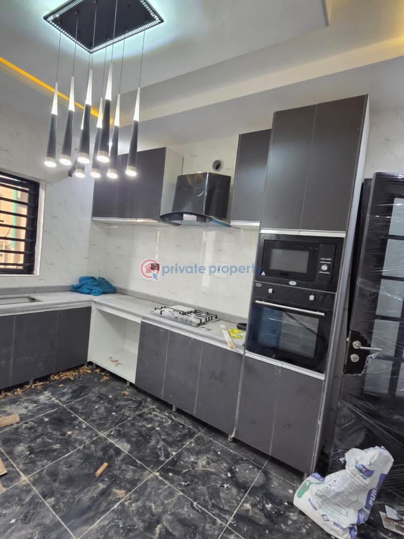 5 bedroom Flat & Apartment For Sale Ajao Estate, Airport Road Ikeja Lagos - 0
