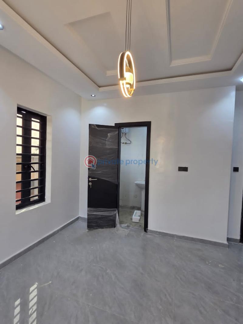 5 bedroom Flat & Apartment For Sale Ajao Estate, Airport Road Ikeja Lagos - 10