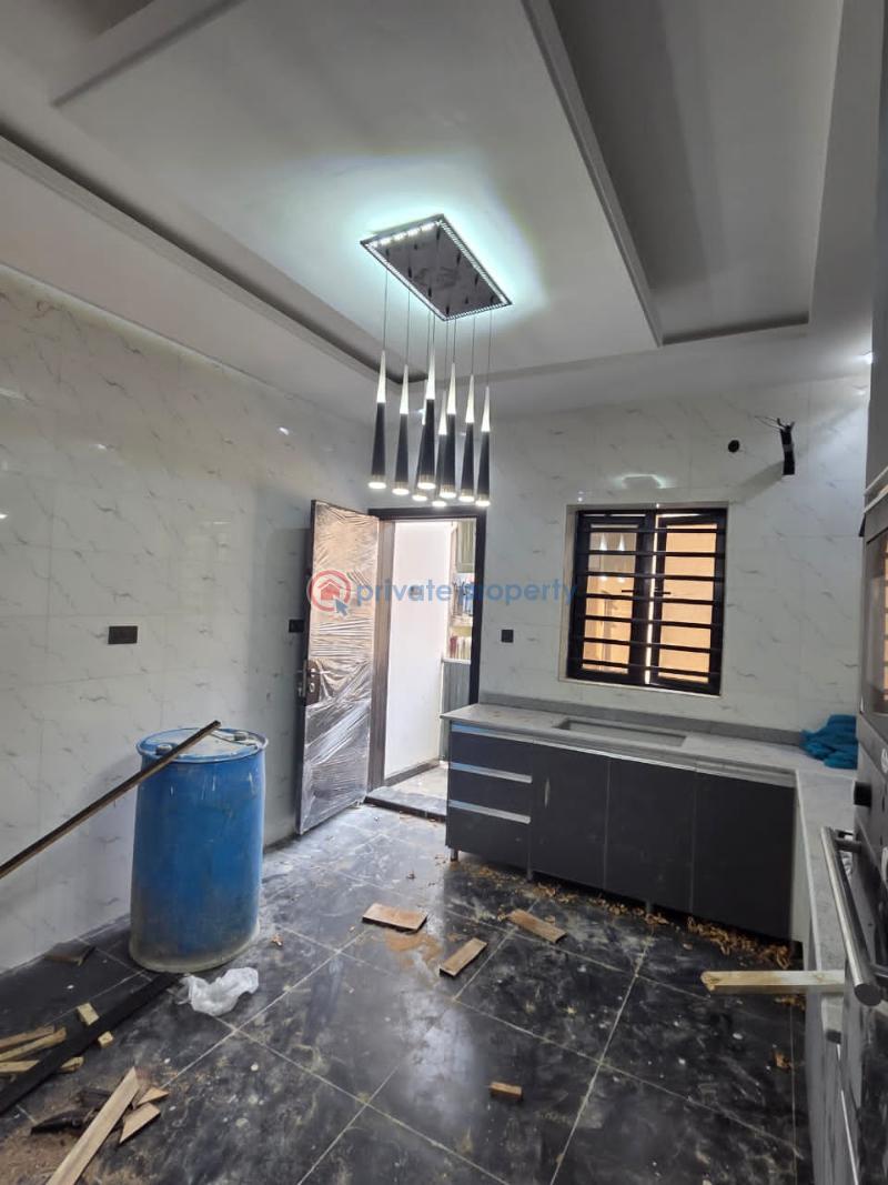 5 bedroom Flat & Apartment For Sale Ajao Estate, Airport Road Ikeja Lagos - 1