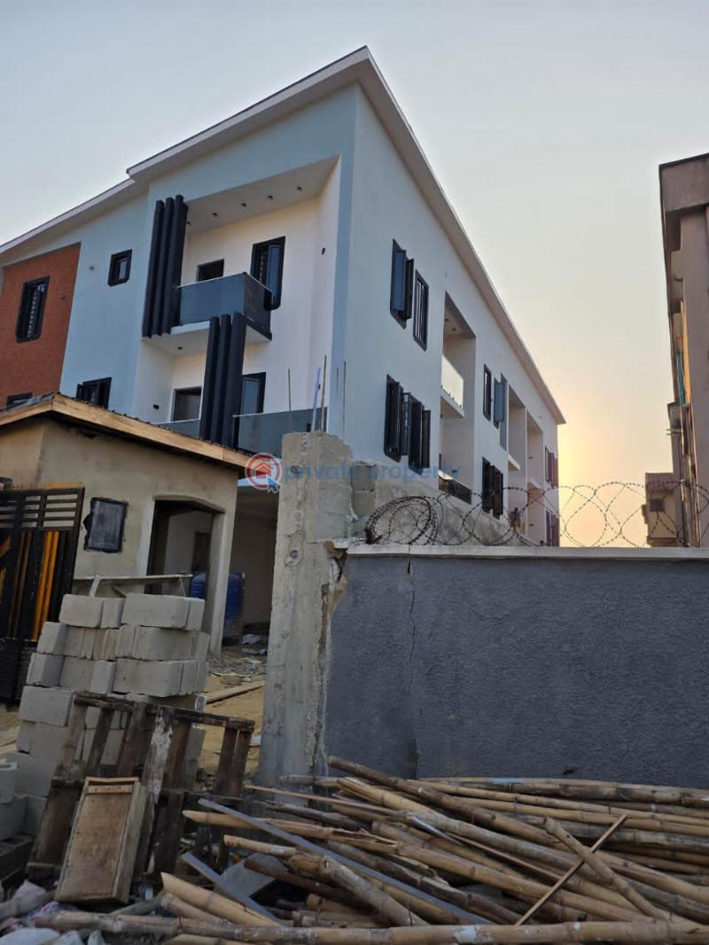 5 bedroom Flat & Apartment For Sale Ajao Estate, Airport Road Ikeja Lagos - 13