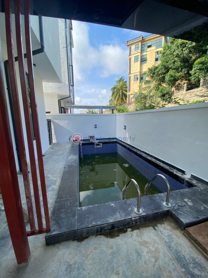 5 bedroom Detached Duplex For Sale 2nd Toll Gate Lekki Lagos Lekki Expressway Lagos - 6