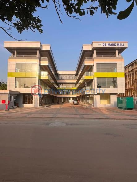 Mall/Complex/Plaza For Rent 69 Road Gwarimpa Abuja Phase 3  - 1