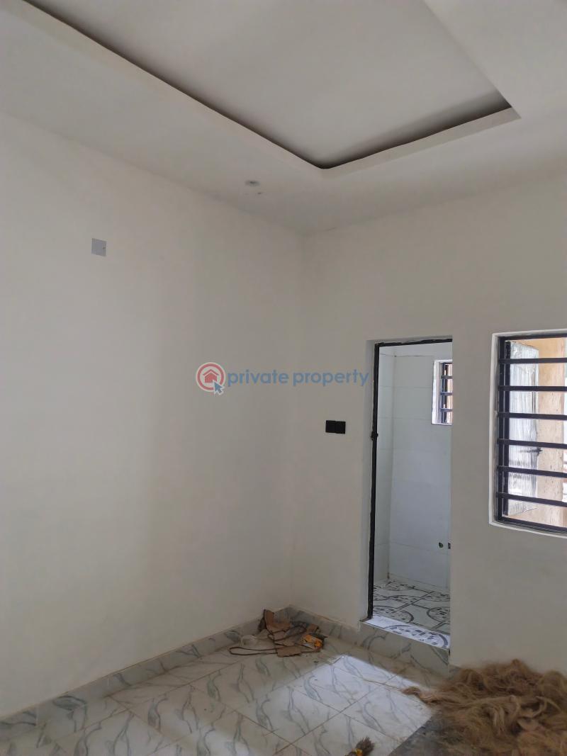 1 bedroom Mini Flat For Sale Olukemi Street Ilupeju Lagos - 3