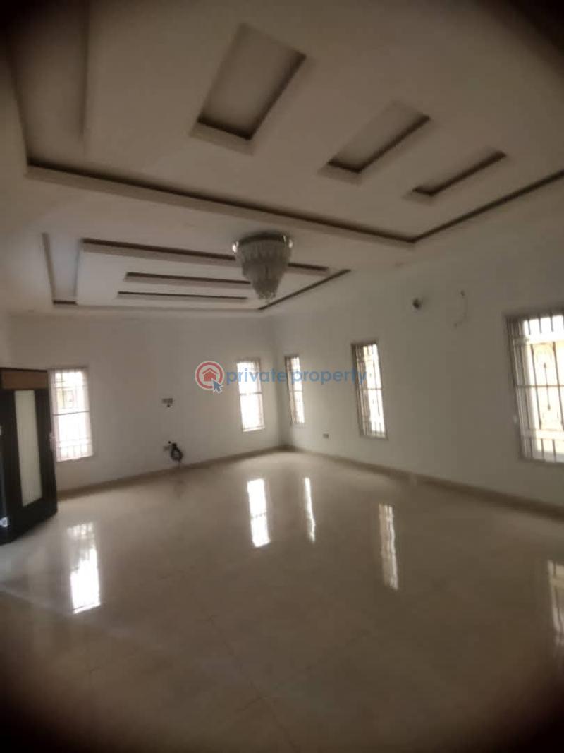 5 bedroom Duplex For Sale In A Serene Neighbourhood Magodo Shangisha Ketu Lagos (PID 7PVHQT