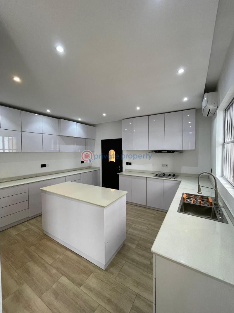 5 bedroom Detached Duplex For Sale Chevron Drive Lekki Lagos - 5