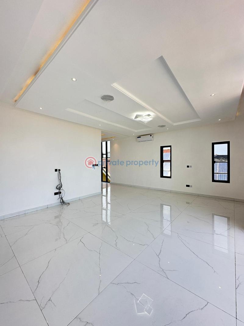 Elegantly built 5 bedroom fully detached home with swimming pool, cinema, gym and rooftop terrace... - 4 Detached Duplex For Sale Lekki Phase 1 Lagos - 4