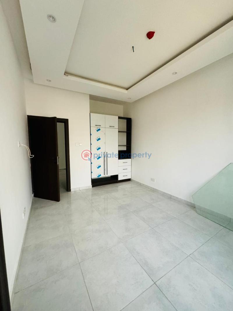 4 bedroom Semi detached Duplex For Sale A Semi Detached Duplex With A Rooftop Terrace In A Well Secured And Serene Environment Ogudu GRA Lagos - 10