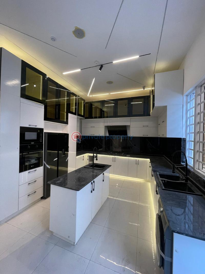 5 bedroom Detached Duplex For Sale Chevron Drive Lekki Lagos - 3
