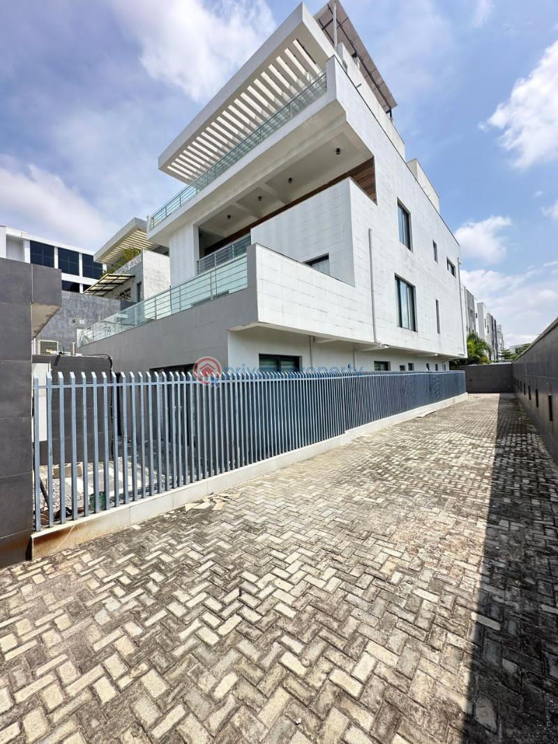 4 bedroom Semi detached Duplex For Sale Gbagada Lagos