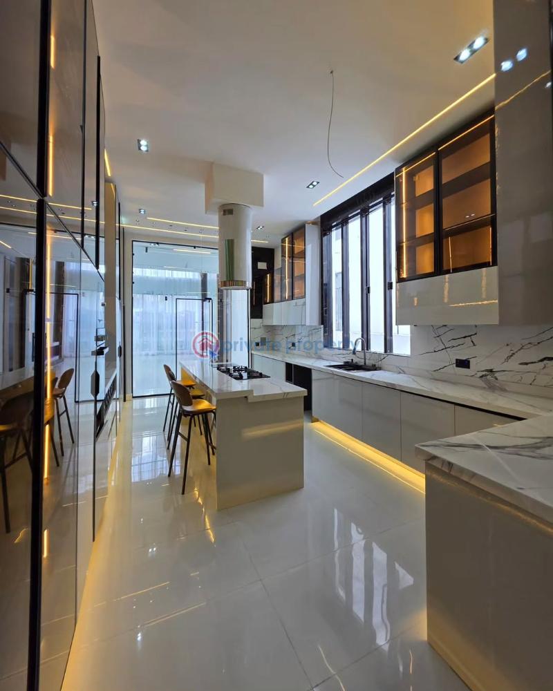 5 bedroom Detached Duplex For Sale Chevron Drive Lekki Lagos - 5