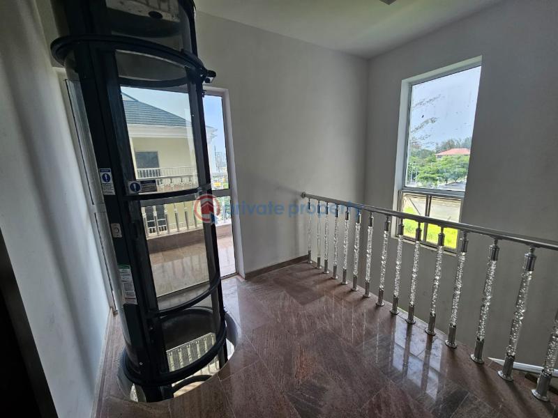 Elegantly finished 5 bedroom fully detached luxurious duplex with elevator and bq - 8 5 bedroom Detached Duplex For Sale Banana Island Ikoyi Lagos - 8
