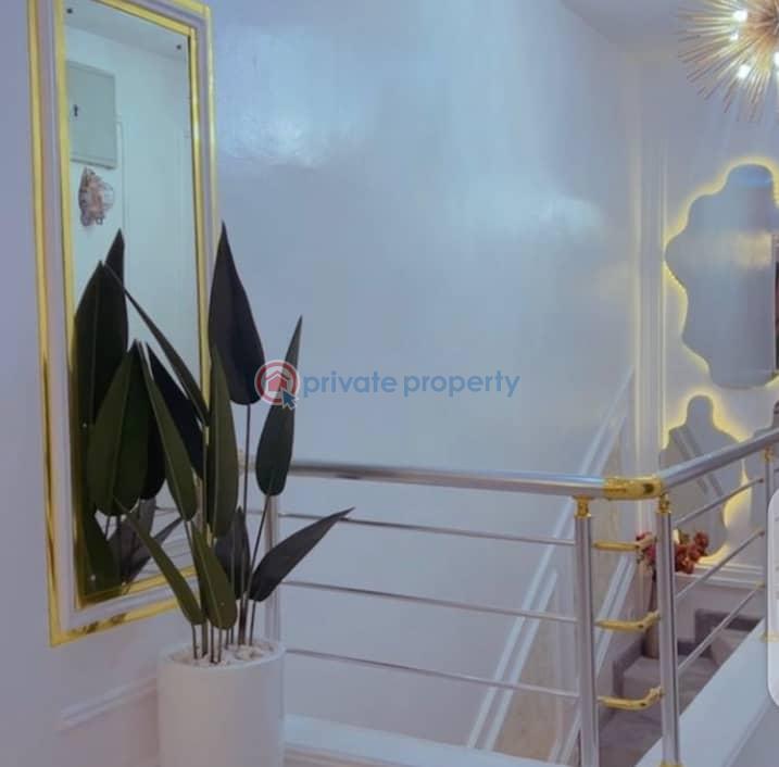 For shortlet 4 bedroom Flat & Apartment Rose Bank Estate, By Water