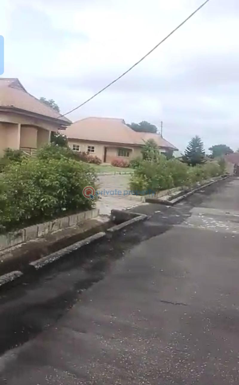 Block Of Flats For Sale On A Corner Piece Along The Sapele Old Road That Is Currently Being Tarred...very Very Close To Sapele Road Express With A Direct View From The Express To The Property.. Benin Edo - 4