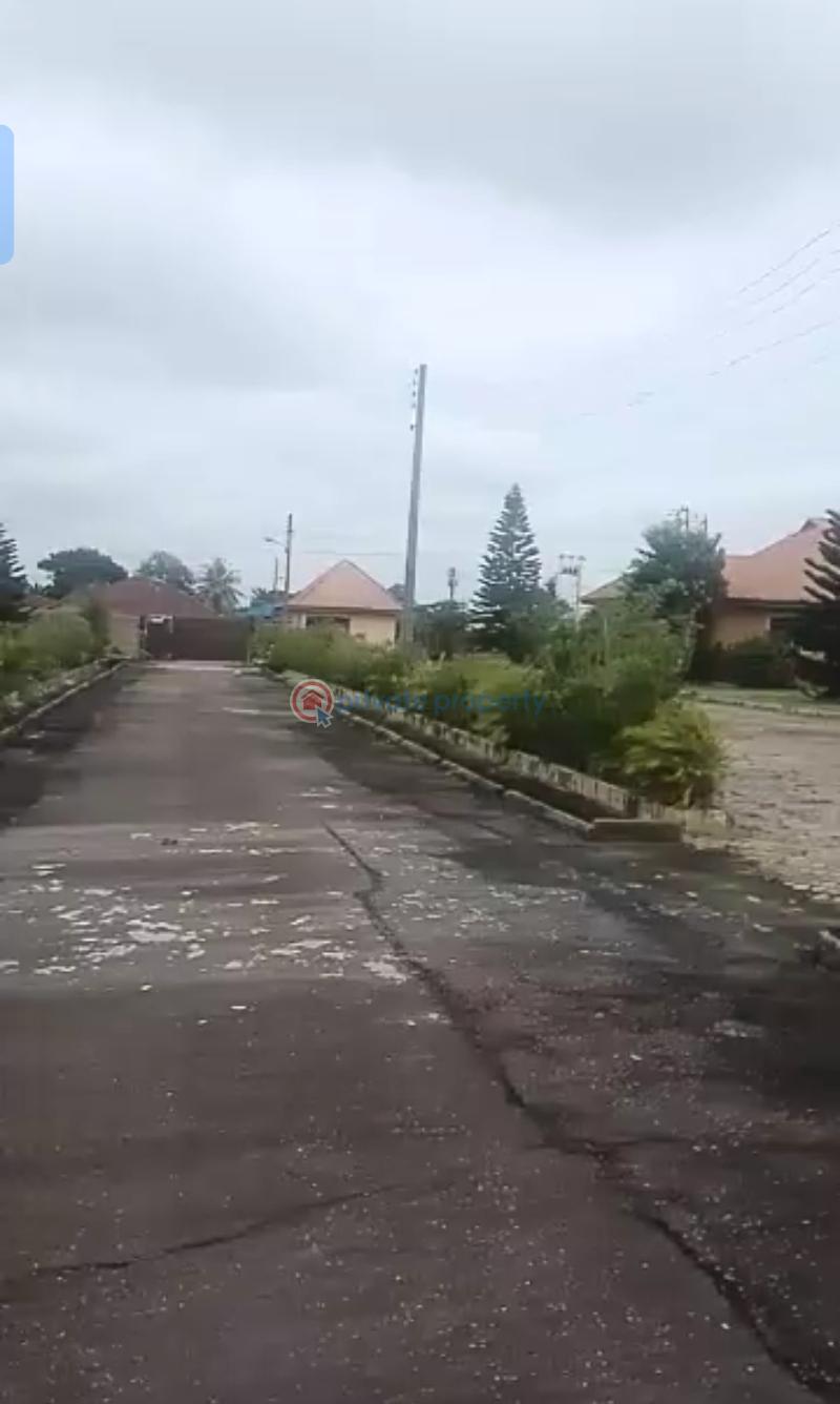Block Of Flats For Sale On A Corner Piece Along The Sapele Old Road That Is Currently Being Tarred...very Very Close To Sapele Road Express With A Direct View From The Express To The Property.. Benin Edo - 3