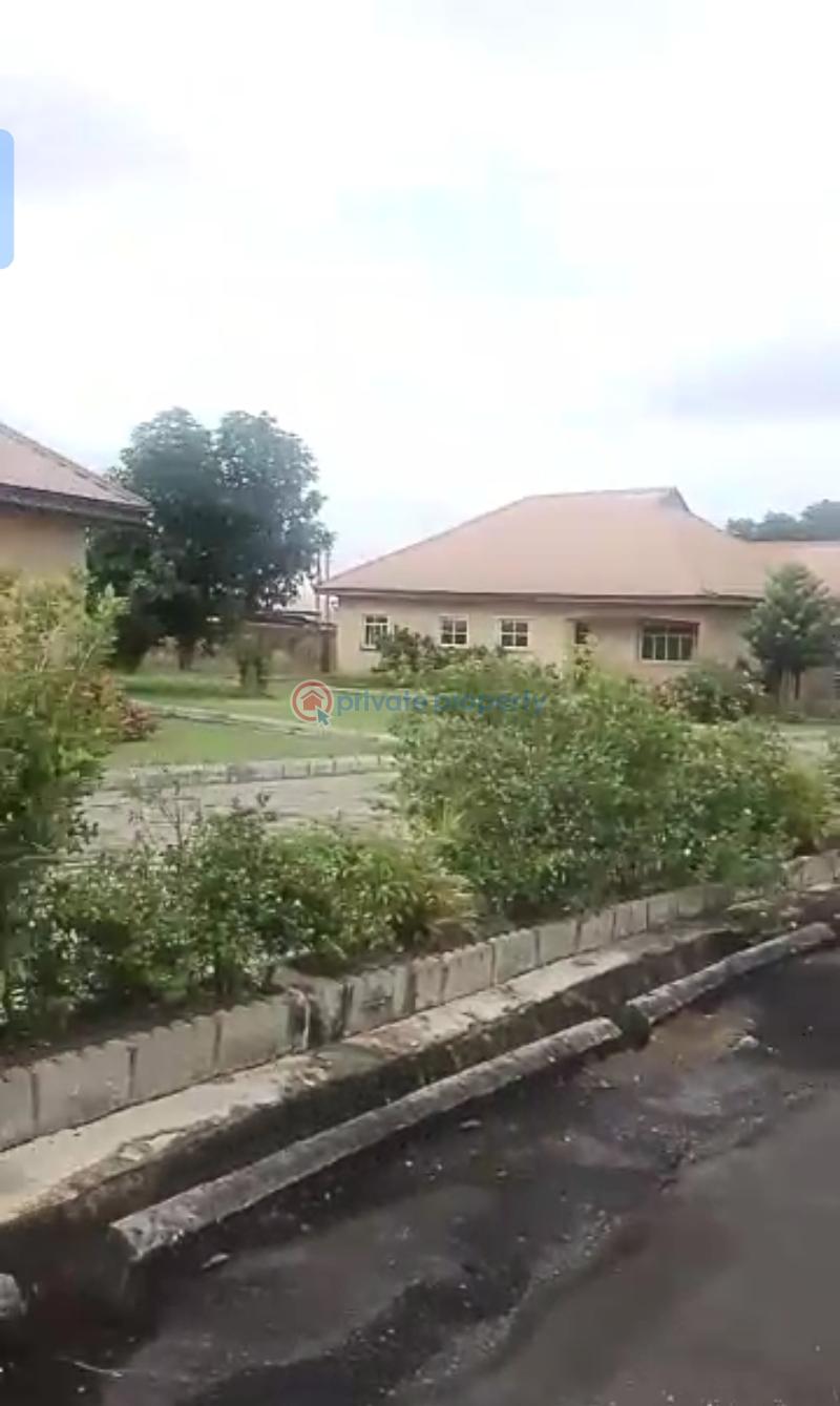 Block Of Flats For Sale On A Corner Piece Along The Sapele Old Road That Is Currently Being Tarred...very Very Close To Sapele Road Express With A Direct View From The Express To The Property.. Benin Edo - 1
