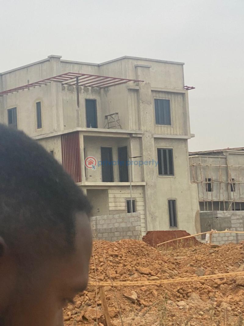 For sale 5 bedroom Land Before Trademore Estate, Lugbe. Abuja Lugbe