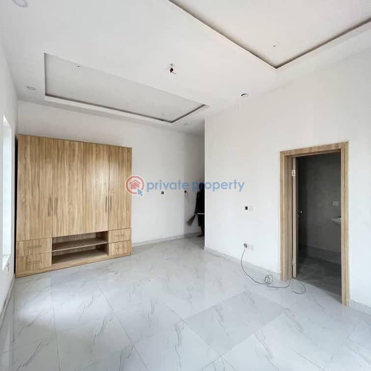 3 bedroom Flat & Apartment For Sale Yaba Lagos - 3