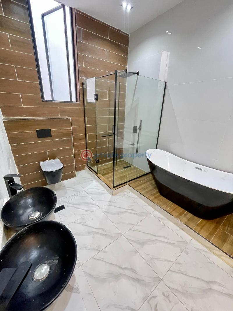 5 bedroom Detached Duplex For Sale Chevron Drive Lekki Lagos - 9