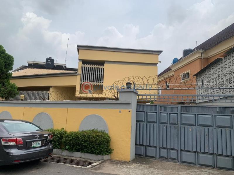 Exclusive 5bedroom house in a decent location - 0 5 bedroom House For Sale Allen Avenue Ikeja Lagos - 0