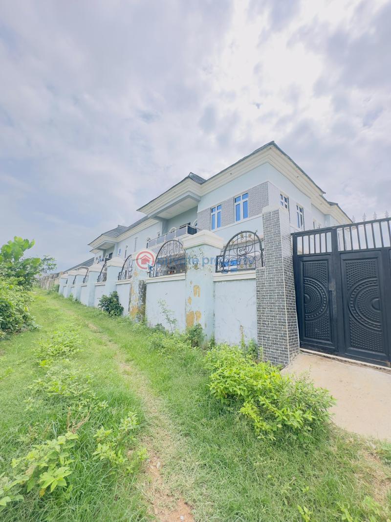 3 bedroom Shared Apartment For Sale Idi Ope, Liberty Academy , Akala Express Way, Ibadan Akala Express Ibadan Oyo - 1