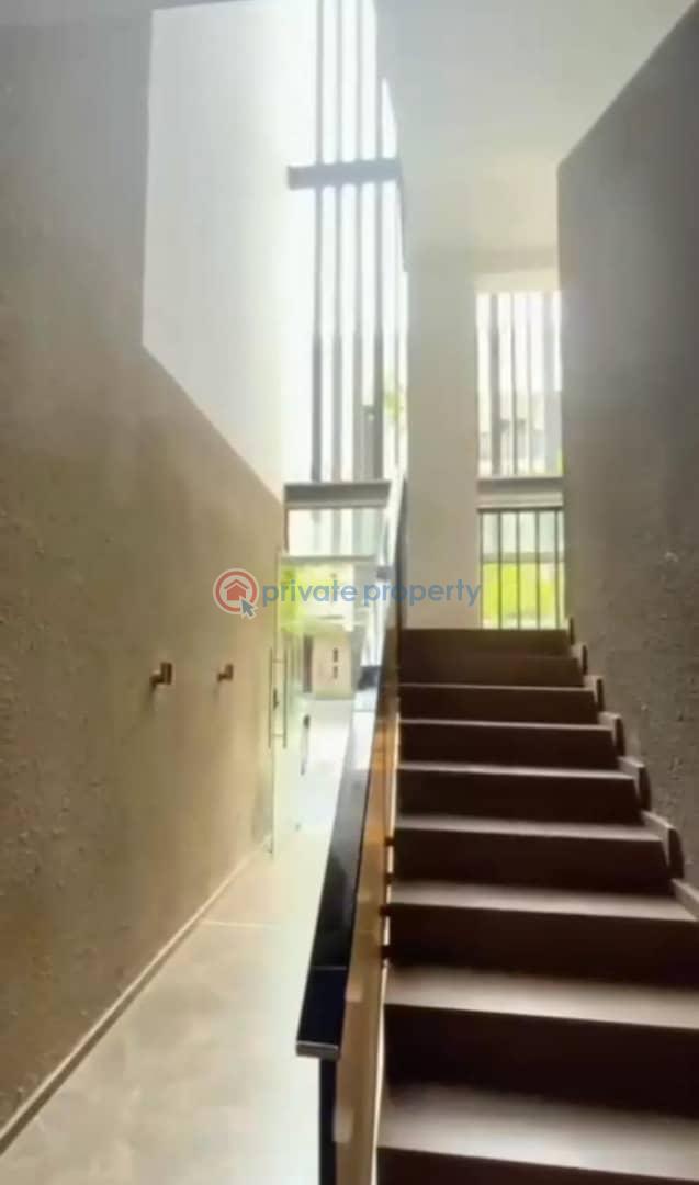 3 bedroom Penthouse For Sale Banana Island, Ikoyi Lagos - 2