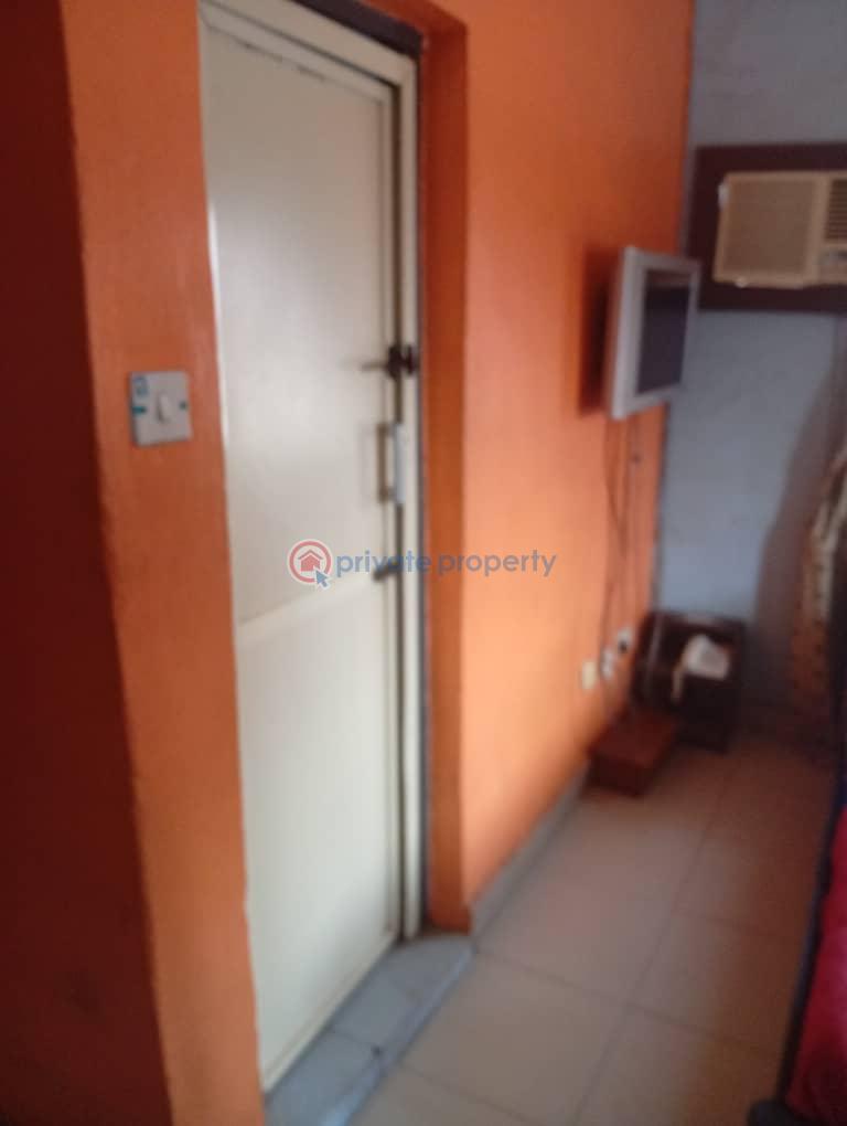 Executive 18rooms hotel in a good area - 9 10 bedroom Hotel For Sale Yakoyo/Alagbole Ojodu Lagos - 9