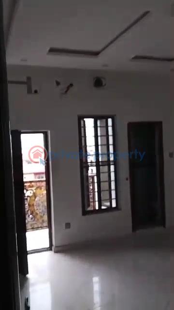 Executive 2 bedroom flat - 1 2 bedroom Block Of Flats For Rent Itire-Ikate Surulere Lagos - 1