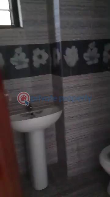 Executive 2 bedroom flat - 3 2 bedroom Block Of Flats For Rent Itire-Ikate Surulere Lagos - 3