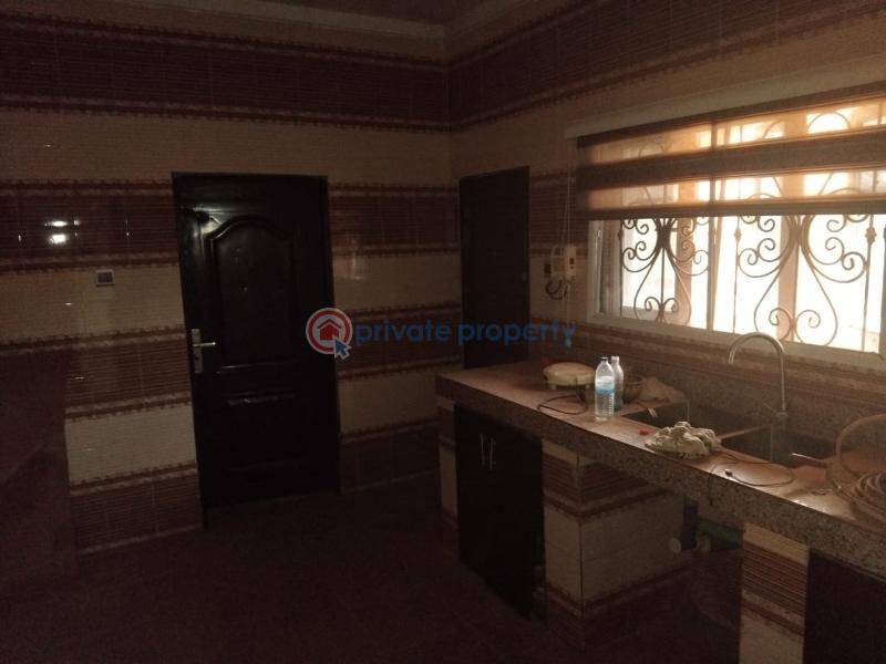 3 bedroom Detached Bungalow For Sale Wisdom Estate Akobo Ibadan Oyo - 2