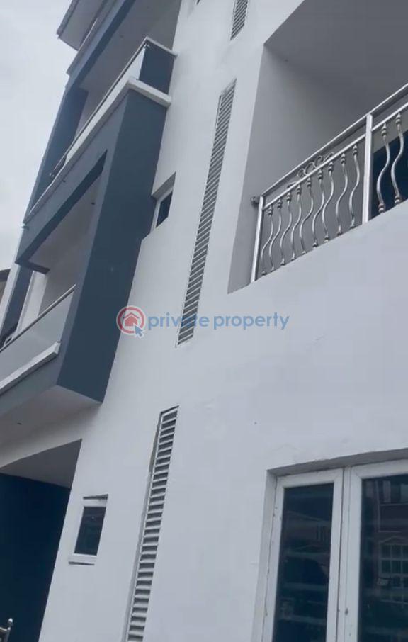 3 bedroom Block Of Flats For Rent Ebute Metta Yaba Lagos - 0