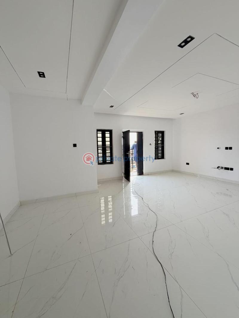 3 bedroom Flat & Apartment For Sale Yaba Lagos - 9