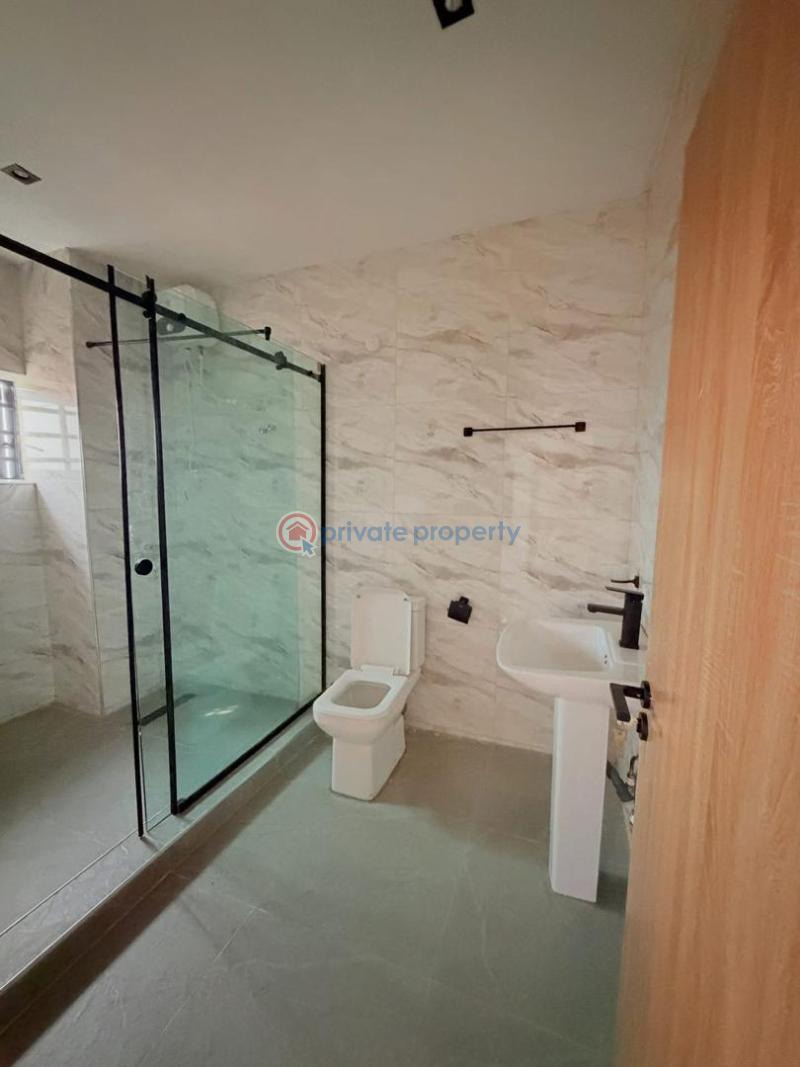 3 bedroom Flat & Apartment For Sale Yaba Lagos - 2