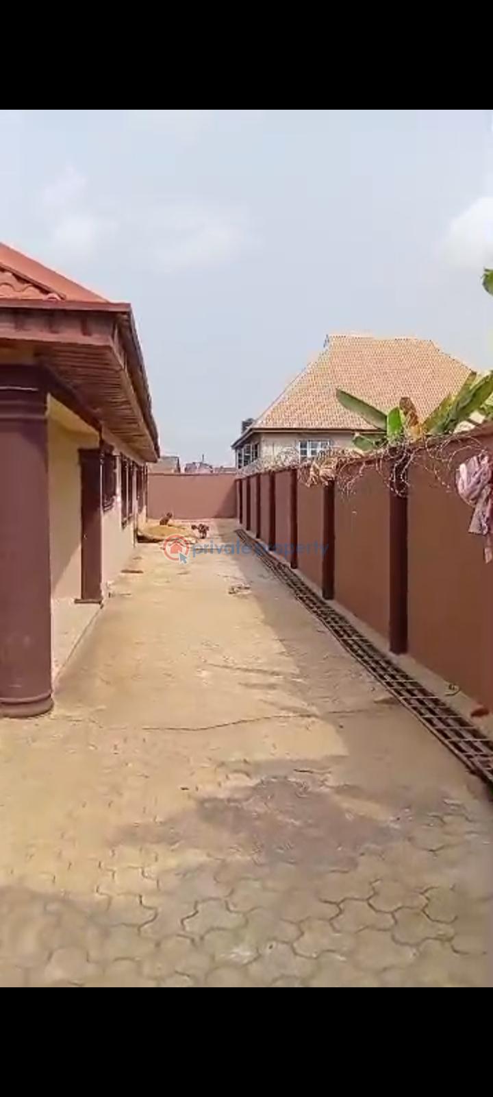 4 bedroom Bungalow For Sale Eruwen Ikorodu Ikorodu Lagos - 2