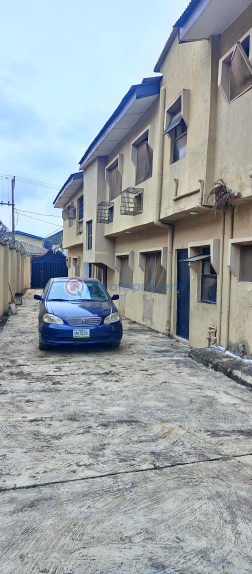 Executive 4flat of 3bedroom with c of o - 2 10 bedroom Block Of Flats For Sale Oko Oba Agege Abule Egba Oko Oba Agege Lagos - 2