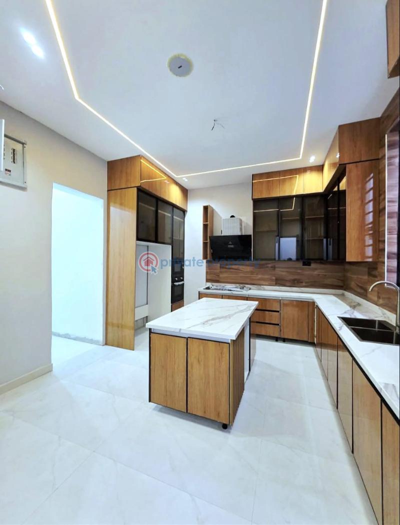 5 bedroom Detached Duplex For Sale Chevron Drive Lekki Lagos - 3