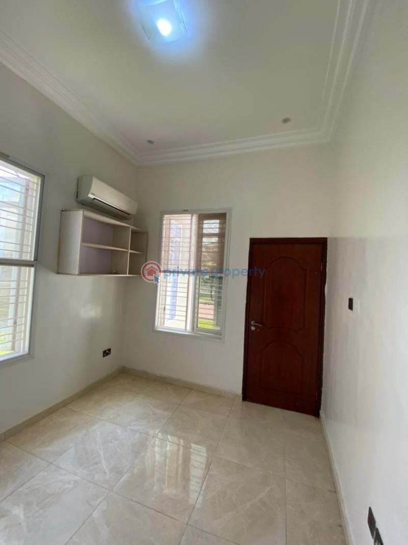Executive 5 bedroom fully detached duplex in an exclusive estate - 6 5 bedroom Detached Duplex For Sale Osapa Lekki Lagos - 6