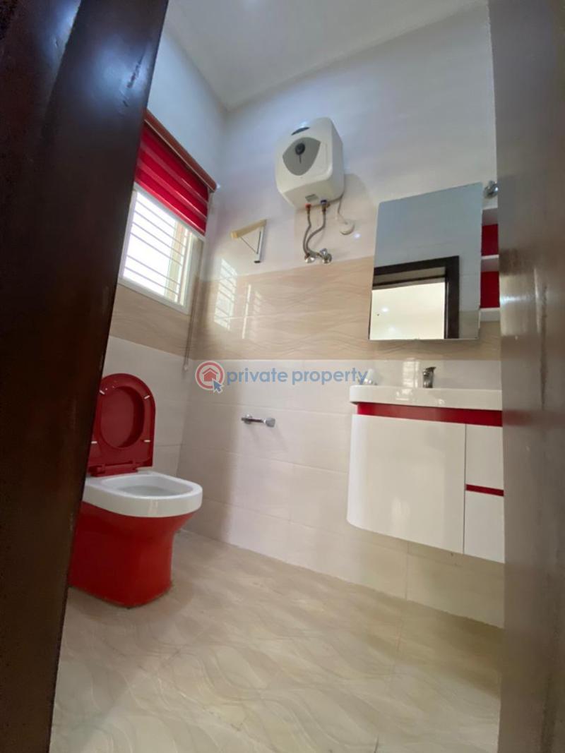 Executive 5 bedroom fully detached duplex in an exclusive estate - 5 5 bedroom Detached Duplex For Sale Osapa Lekki Lagos - 5