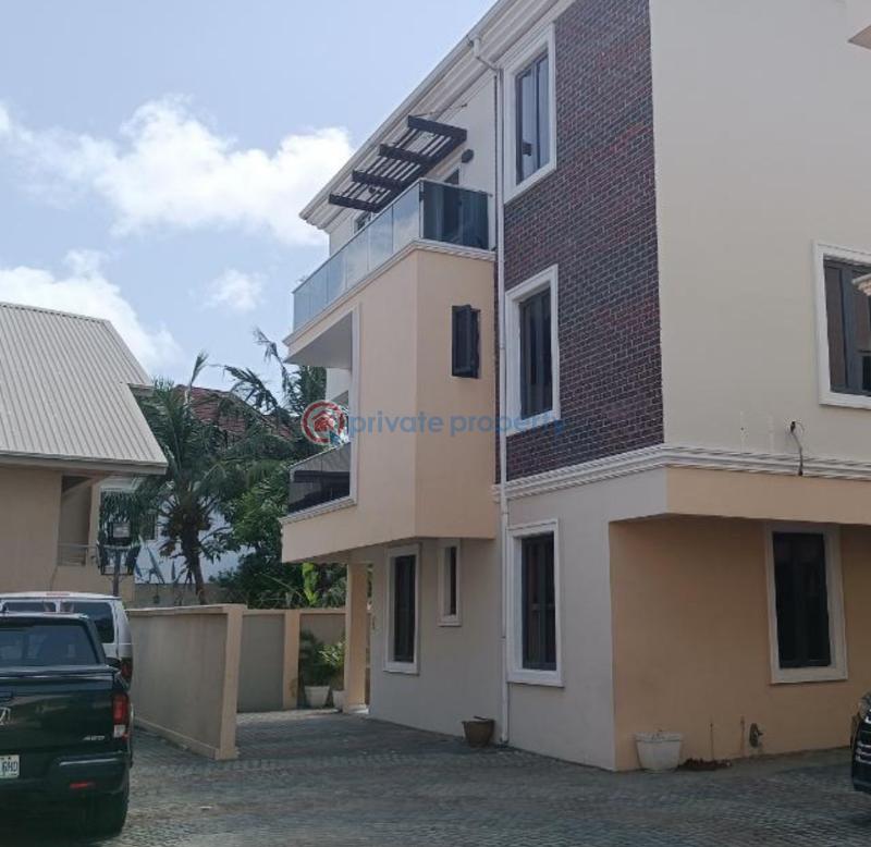 Executive 5bedroom duplex in a good location - 1 5 bedroom Detached Duplex For Sale Osapa London Lekki Lagos - 1