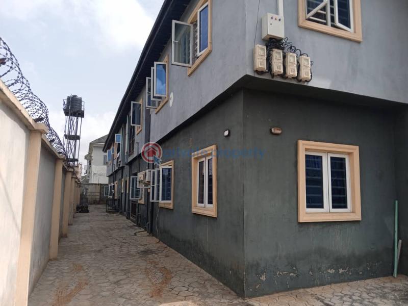 10 bedroom House For Sale Estate Gated Bus Stop Side Off Ipaja Road Close To Egbeda Alimosho Lagos - 4