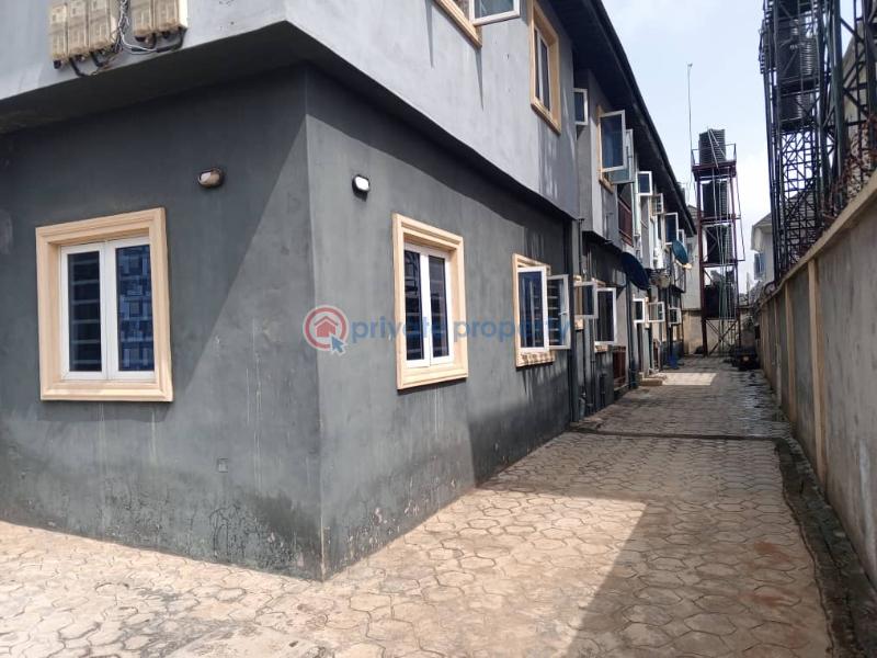 10 bedroom House For Sale Estate Gated Bus Stop Side Off Ipaja Road Close To Egbeda Alimosho Lagos - 5