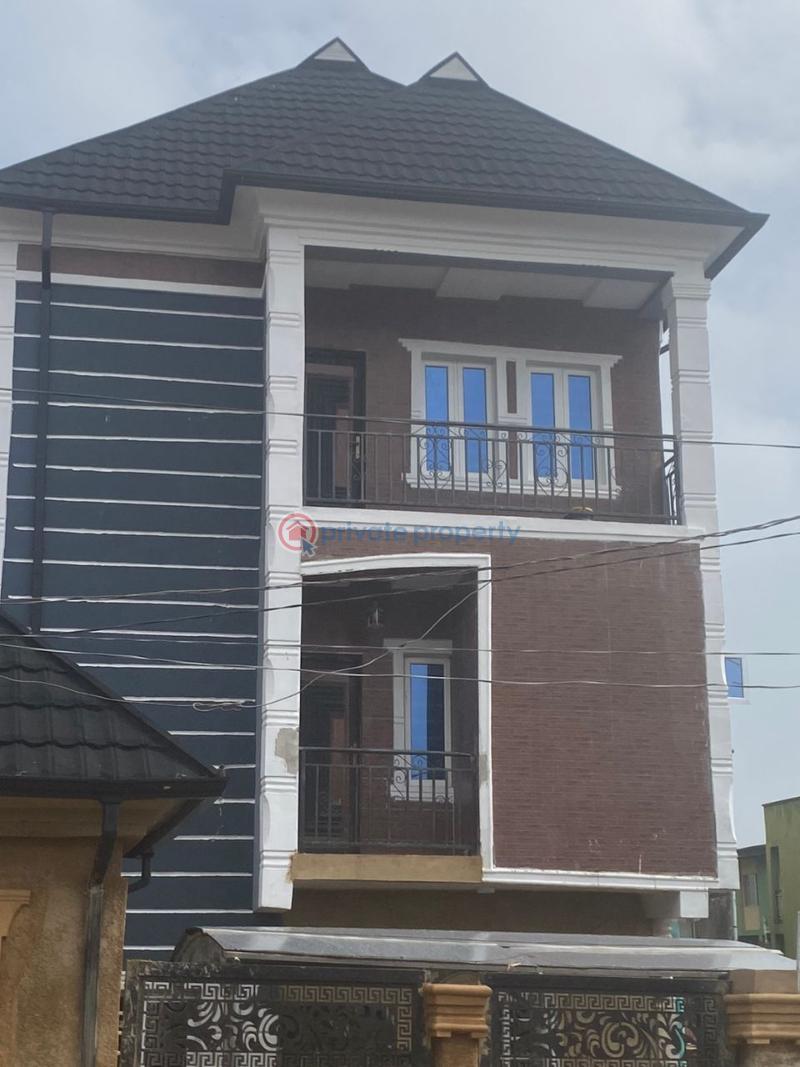2 bedroom Block Of Flats For Rent Oshogun Alapere Very Close To The Bus Stop. Alapere Kosofe/Ikosi Lagos