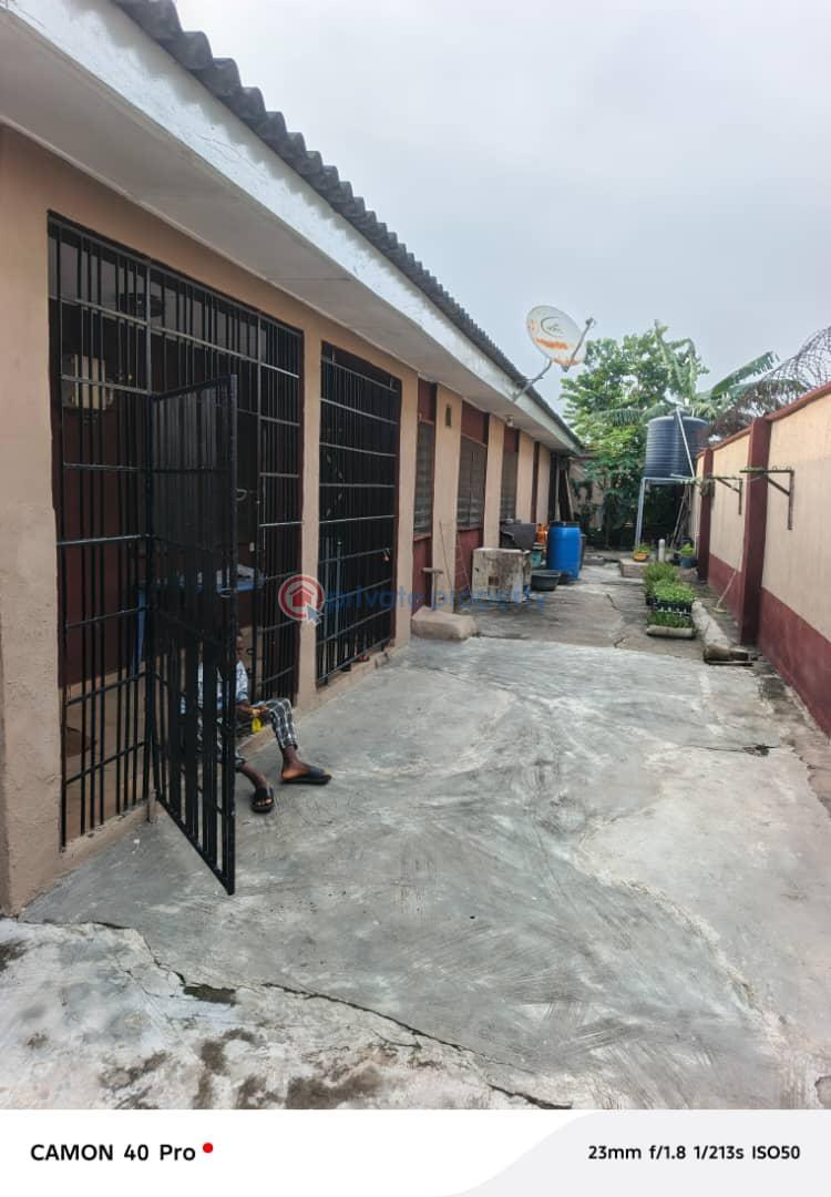 5 bedroom House For Sale Dopemu Alimosho Lagos - 1