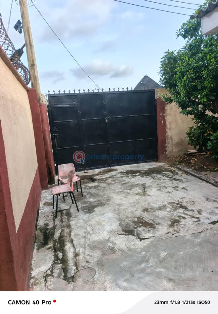 5 bedroom House For Sale Dopemu Alimosho Lagos - 2