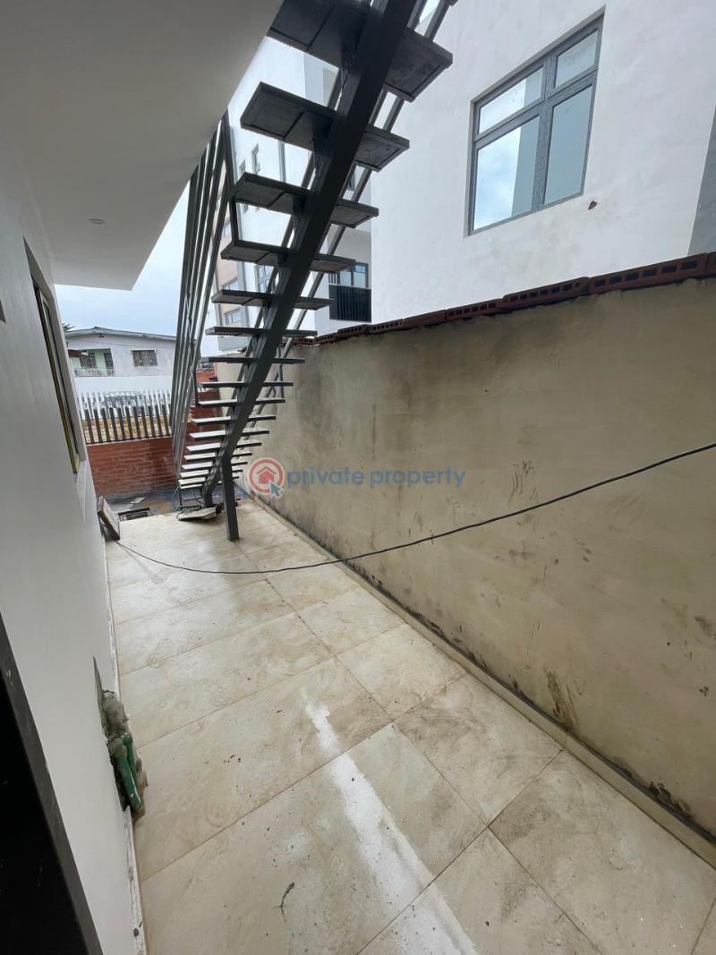 Executive excellent 4bedroom semi detached maisonette - 16 4 bedroom Maisonette For Sale Maryland Lagos - 16