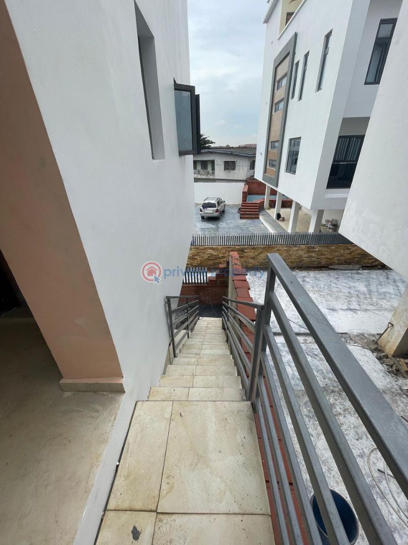 Executive excellent 4bedroom semi detached maisonette - 6 4 bedroom Maisonette For Sale Maryland Lagos - 6