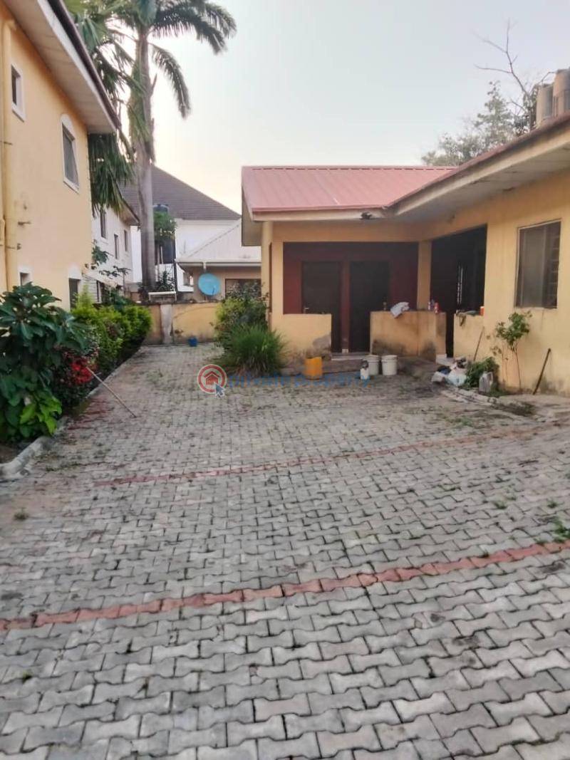 5 bedroom Detached Duplex For Sale Gaduwa Housing Estate Gaduwa Abuja Phase 2  - 4