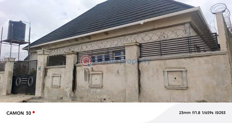 3 bedroom Bungalow For Sale Iyana Odo, Off Meiran Alimosho Lagos