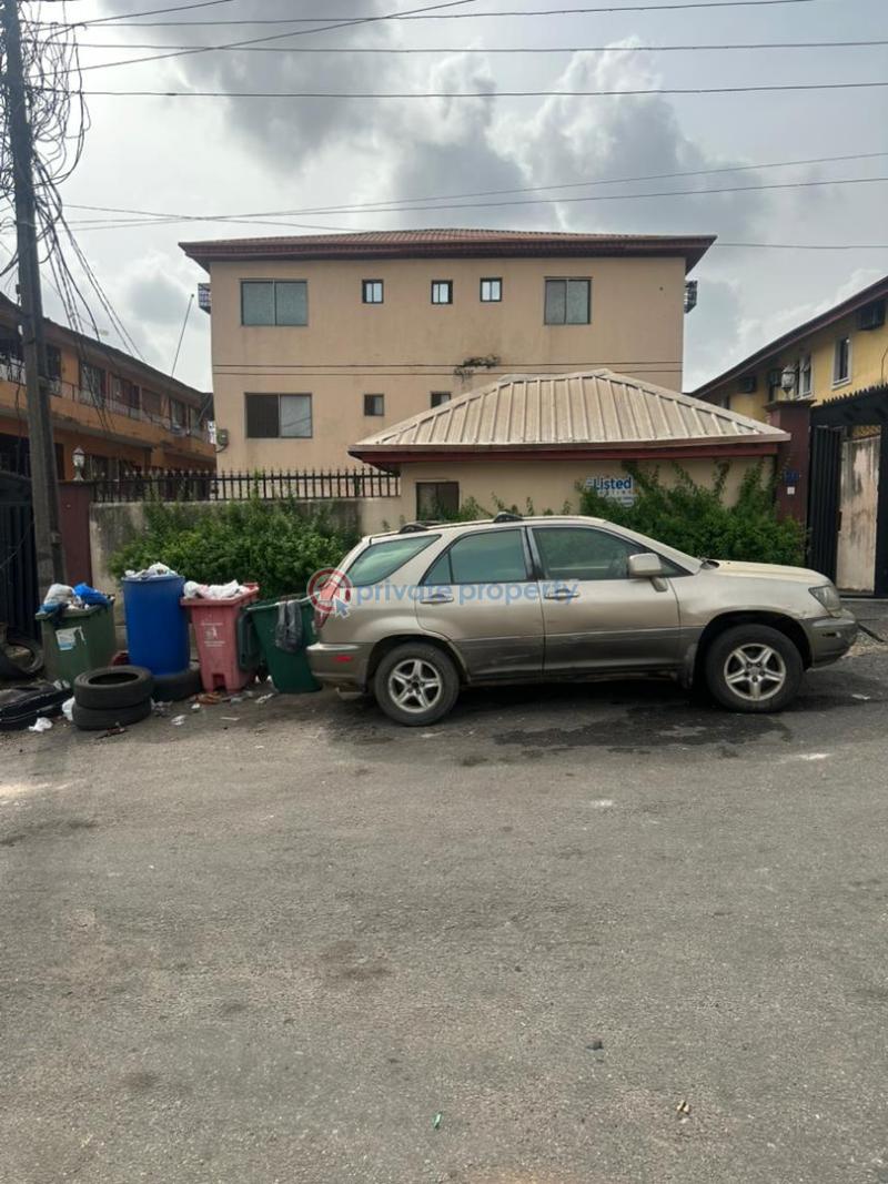 10 bedroom House For Sale College Road Ogba Lagos - 19
