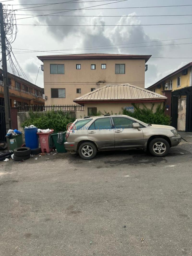 10 bedroom House For Sale College Road Ogba Lagos - 18